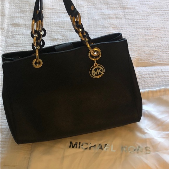 Michael Kors Handbags - Michael Kors Black Saffiano Leather Bag